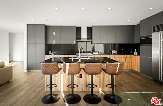728 N Sweetzer Avenue 402, West Hollywood, CA 90069