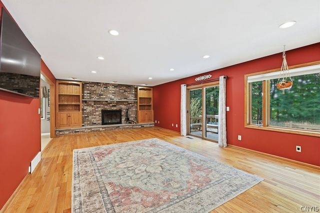 1000 Rail Fence Road, Camillus, NY 13031