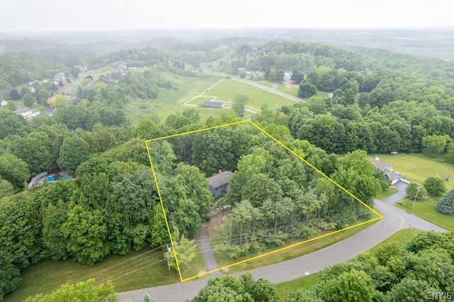 1000 Rail Fence Road, Camillus, NY 13031