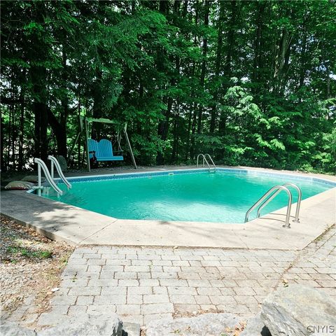 1000 Rail Fence Road, Camillus, NY 13031