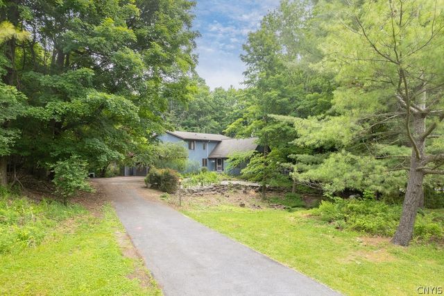 1000 Rail Fence Road, Camillus, NY 13031