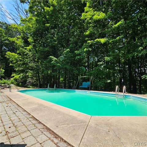 1000 Rail Fence Road, Camillus, NY 13031