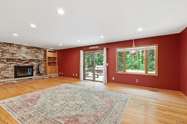 1000 Rail Fence Road, Camillus, NY 13031