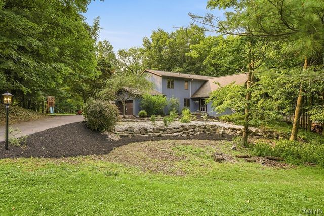 1000 Rail Fence Road, Camillus, NY 13031