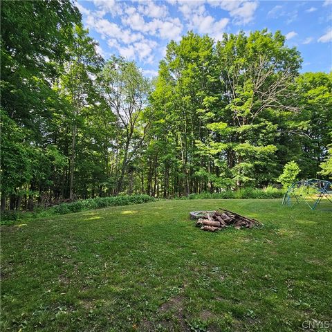 1000 Rail Fence Road, Camillus, NY 13031