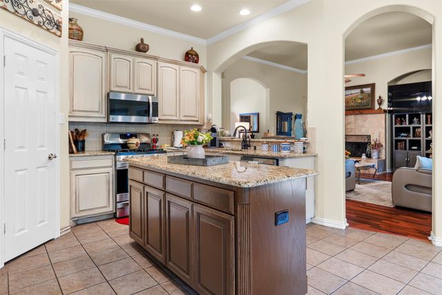105 Daisey Lane, Justin, TX 76247
