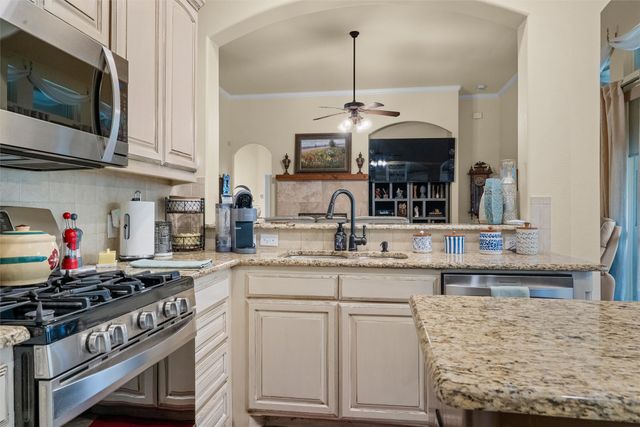 105 Daisey Lane, Justin, TX 76247
