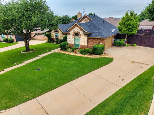105 Daisey Lane, Justin, TX 76247