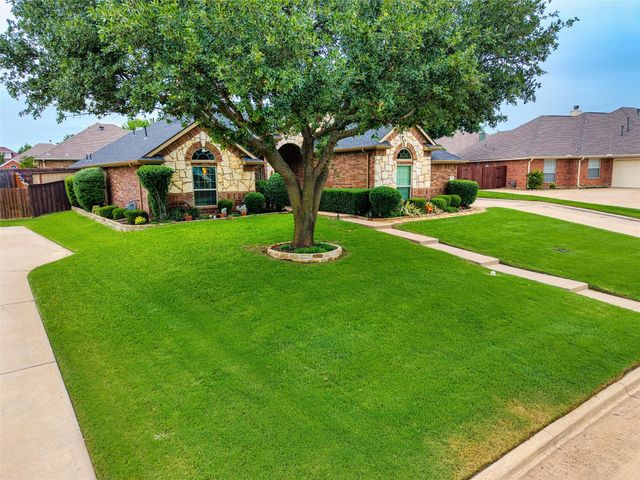 105 Daisey Lane, Justin, TX 76247