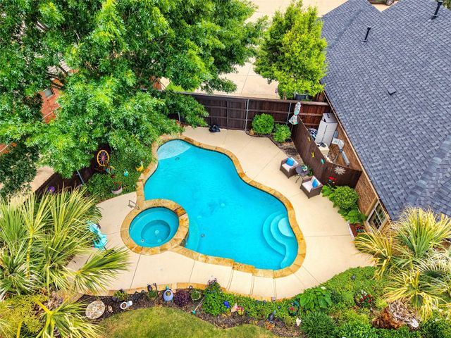 105 Daisey Lane, Justin, TX 76247