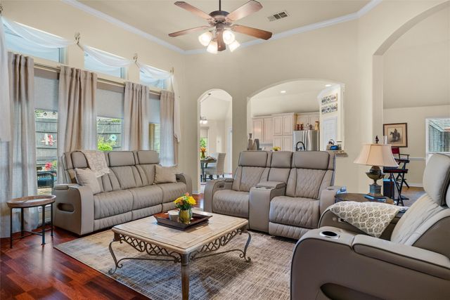 105 Daisey Lane, Justin, TX 76247