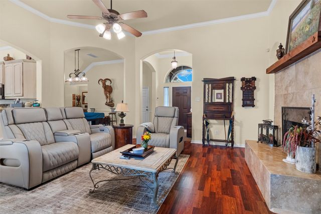 105 Daisey Lane, Justin, TX 76247