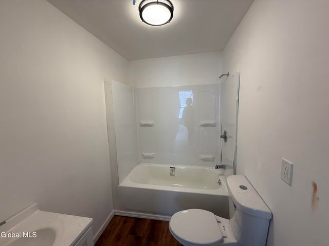 1 Lincoln Avenue, Troy, NY 12180