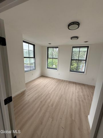 1 Lincoln Avenue, Troy, NY 12180