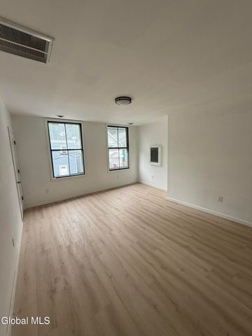 1 Lincoln Avenue, Troy, NY 12180