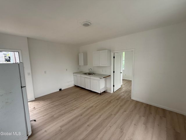 1 Lincoln Avenue, Troy, NY 12180