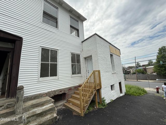 1 Lincoln Avenue, Troy, NY 12180