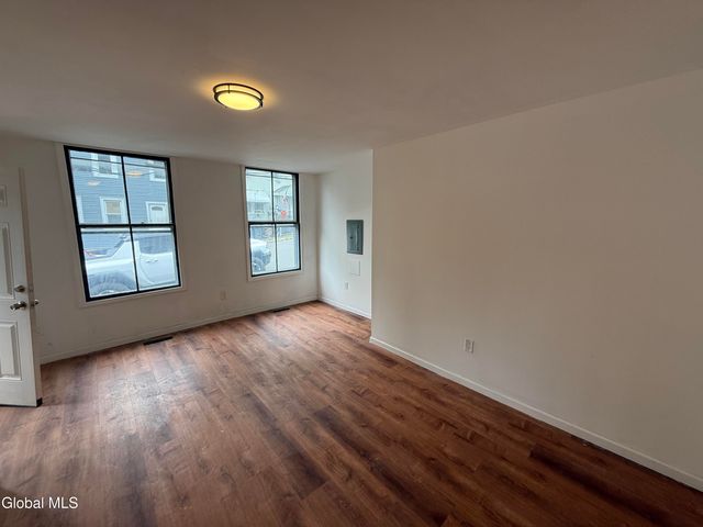 1 Lincoln Avenue, Troy, NY 12180