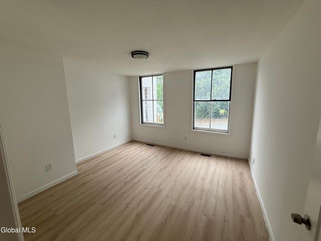 1 Lincoln Avenue, Troy, NY 12180