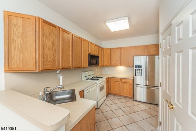 185 Crown Point Rd, Parsippany-troy Hills Twp., NJ 07054