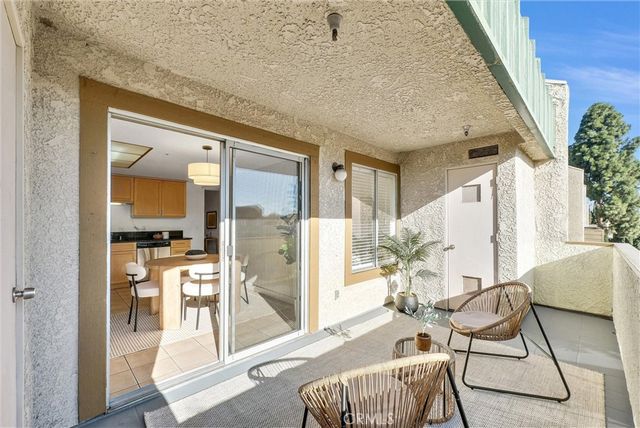 12121 Centralia Street 302, Lakewood, CA 90715