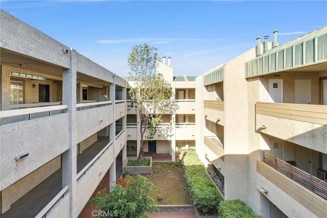 12121 Centralia Street 302, Lakewood, CA 90715