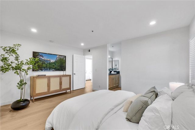 12121 Centralia Street 302, Lakewood, CA 90715