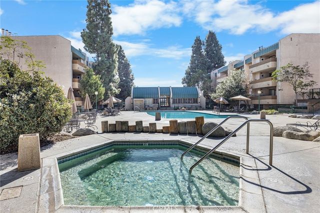 12121 Centralia Street 302, Lakewood, CA 90715