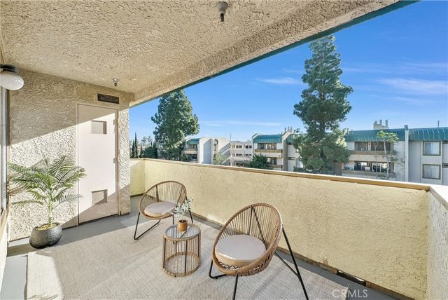 12121 Centralia Street 302, Lakewood, CA 90715