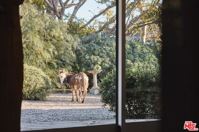 6715 Fernhill Drive, Malibu, CA 90265