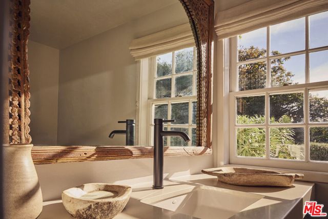 6715 Fernhill Drive, Malibu, CA 90265