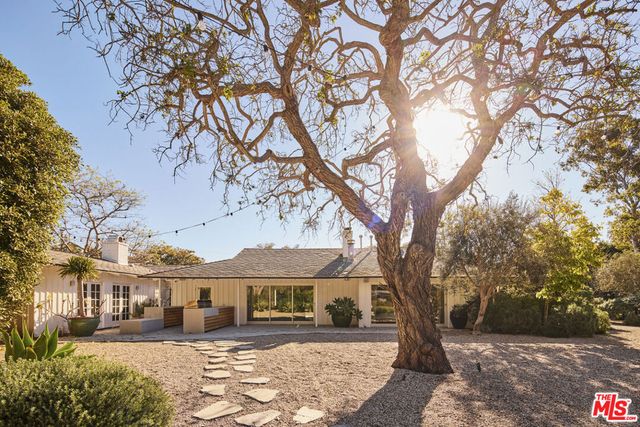 6715 Fernhill Drive, Malibu, CA 90265