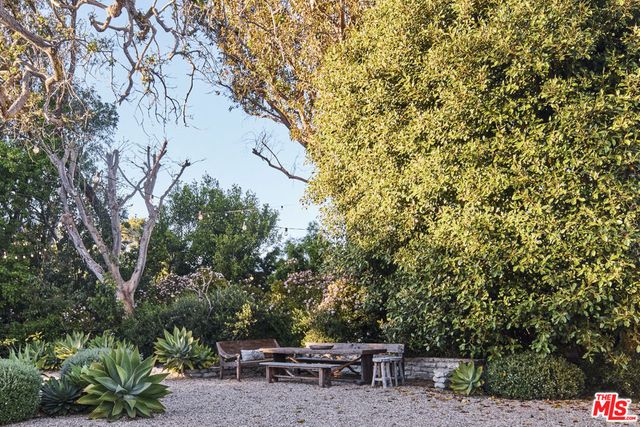 6715 Fernhill Drive, Malibu, CA 90265