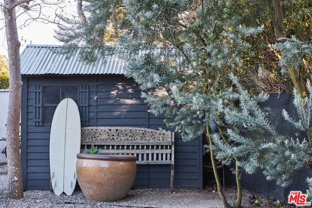 6715 Fernhill Drive, Malibu, CA 90265