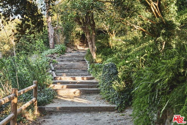 6715 Fernhill Drive, Malibu, CA 90265