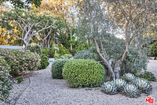 6715 Fernhill Drive, Malibu, CA 90265