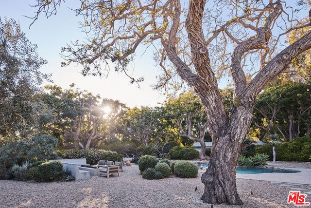 6715 Fernhill Drive, Malibu, CA 90265