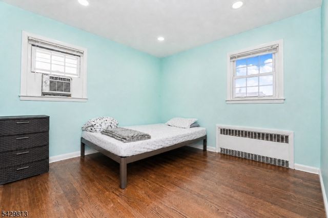 65 Hilltop Ct, Clifton City, NJ 07012