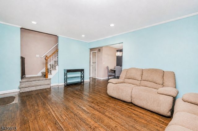 65 Hilltop Ct, Clifton City, NJ 07012
