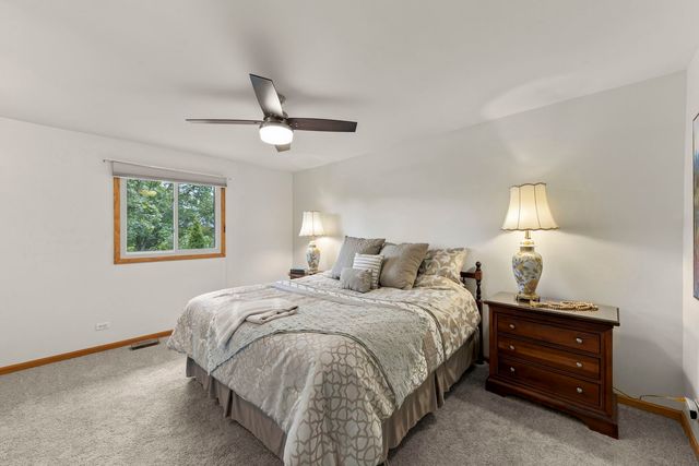 1025 Loughborough Court, Wheaton, IL 60189