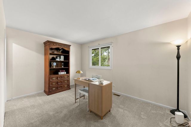 1025 Loughborough Court, Wheaton, IL 60189