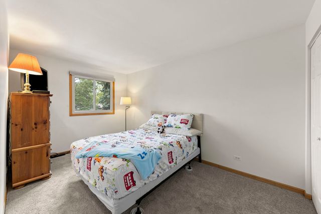 1025 Loughborough Court, Wheaton, IL 60189