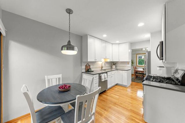1025 Loughborough Court, Wheaton, IL 60189