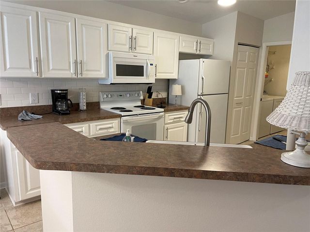 1012 LAUREL AVENUE, Venice, FL 34285