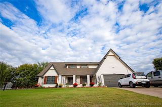 206 Phoenix Village Road, Muskogee, OK 74403