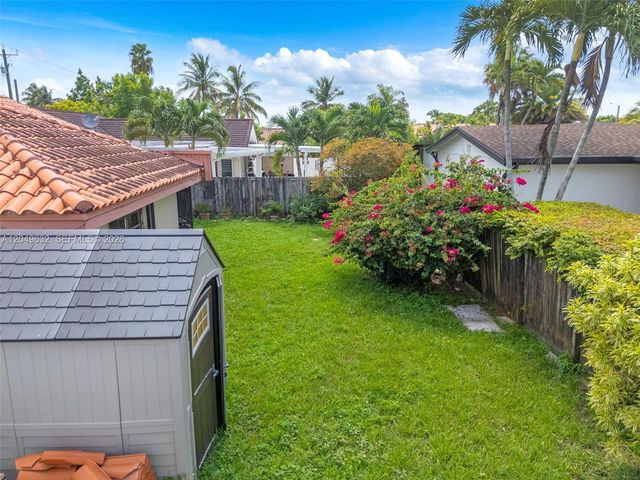 10190 SW 28th St, Miami, FL 33165