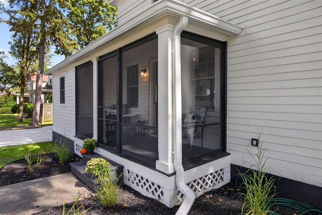 303 E Middle Street, Chelsea, MI 48118