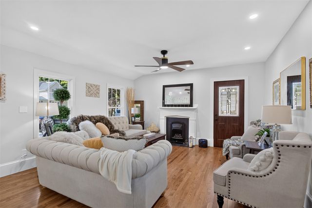303 E Middle Street, Chelsea, MI 48118
