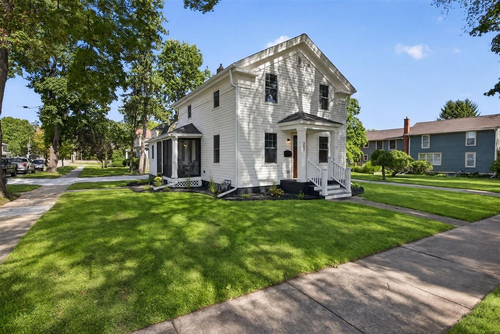 303 E Middle Street, Chelsea, MI 48118