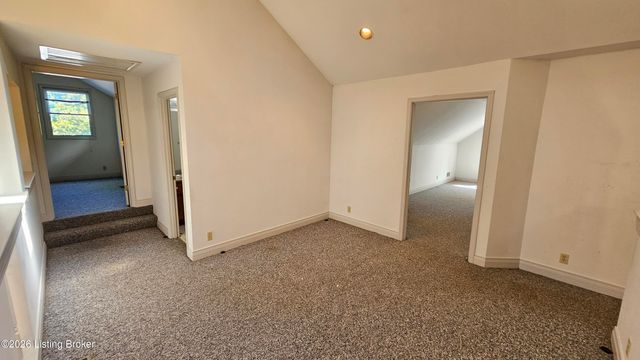 8018 St Anthony Church Rd, Louisville, KY 40214